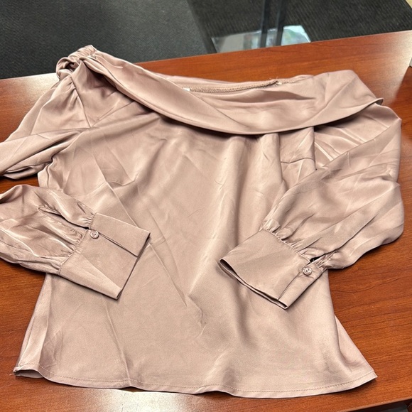 ASTR satin top M // 041174 - Picture 1 of 2